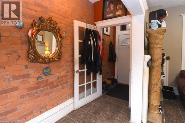2pc Bathroom - 22 Picton Street E, Hamilton, ON L8L3W3 Photo 4