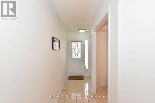 22 Quailvalley Drive, Brampton, ON L6R0N4 Photo 2