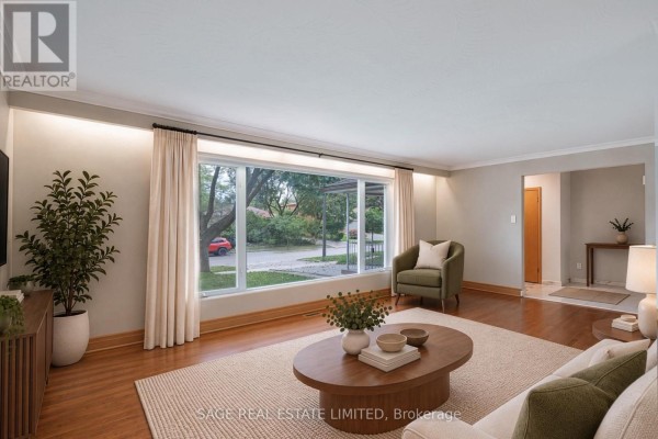 Kitchen - 22 Ridgemount Road, Toronto, ON M9P1C5 Photo 3
