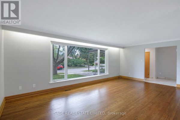 Primary Bedroom - 22 Ridgemount Road, Toronto, ON M9P1C5 Photo 4