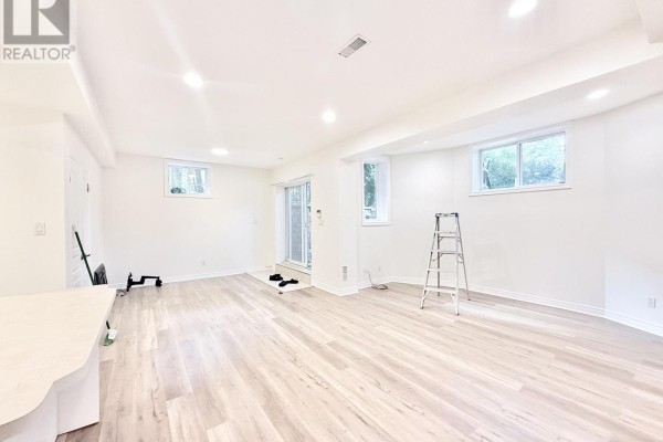 22 Risebrough Avenue, Toronto, ON M2M2E1 Photo 4