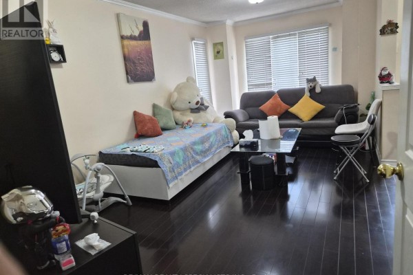 Family room - 22 Streamside Lane, Brampton, ON L6R2A9 Photo 4