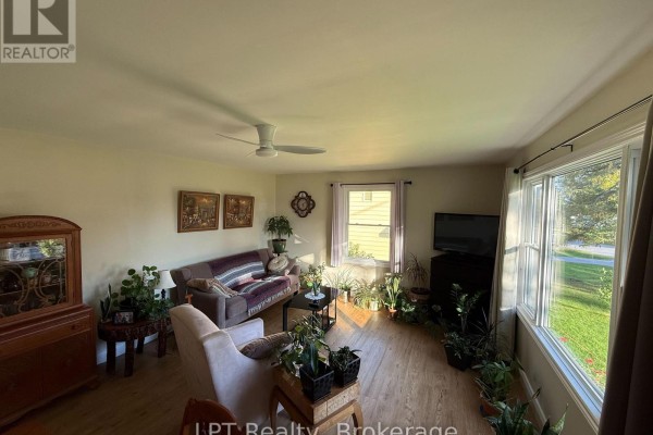 22 Third Street N, Prince Edward County, ON K0K2T0 Photo 4