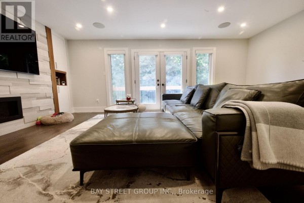 22 Thurgate Crescent, Markham, ON, photo 2
