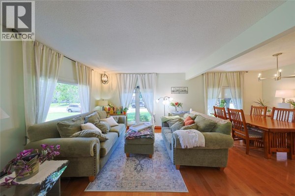 22 Turner Drive, Sarnia, ON, photo 3