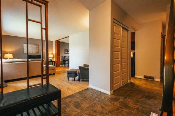 Primary Bedroom - 22 Valley View Drive, Winnipeg, MB R2Y0R6 Photo 4