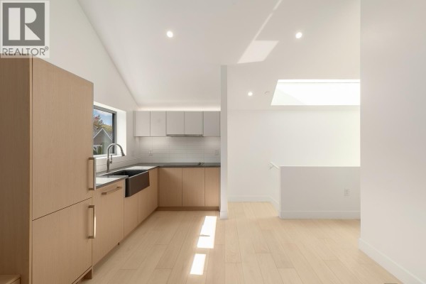 22 W 14th Avenue, Vancouver, BC V5Y1W6 Photo 4
