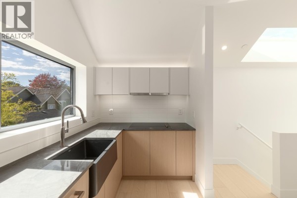 22 W 14th Avenue, Vancouver, BC V5Y1W6 Photo 5