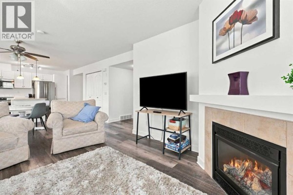 Primary Bedroom - 220, 50 Westland Road, Okotoks, AB T1S2G4 Photo 5