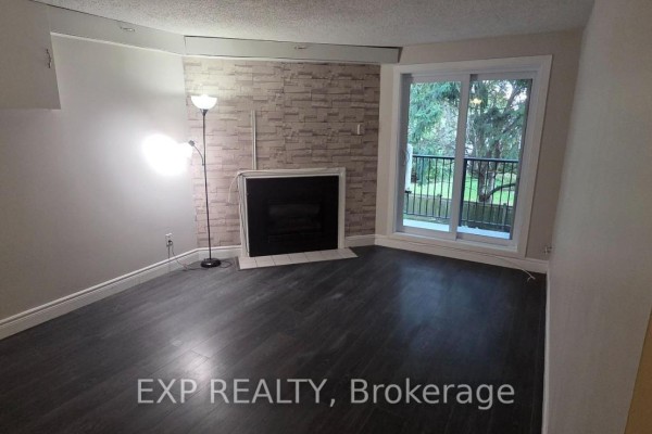 Living room - 220 - 725 Deveron Crescent, London South, ON N5Z4X3 Photo 3