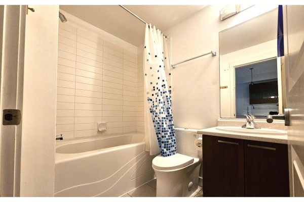 220 13321 102a Avenue, Surrey, BC V3T1P6 Photo 5