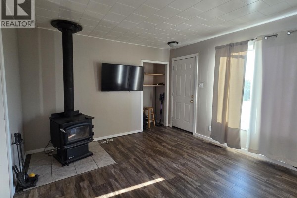 Kitchen - 220 4th Street Nw, Wadena, SK S0A4J0 Photo 3