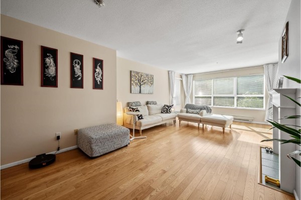 220 9688 148 Street, Surrey, BC V3R0W2 Photo 3