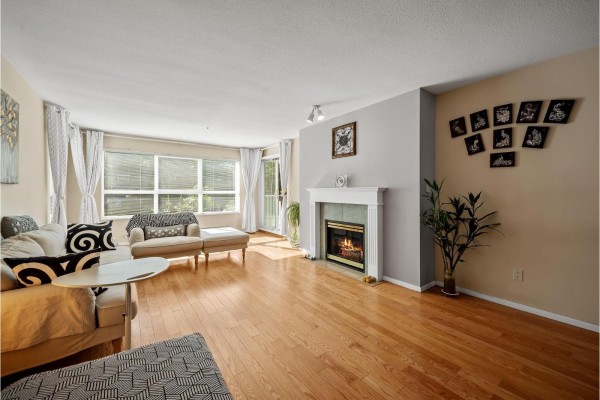 220 9688 148 Street, Surrey, BC V3R0W2 Photo 5