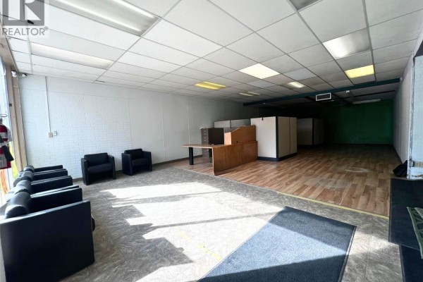 220 Central Avenue N, Swift Current, SK, photo 2