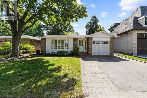 Residential for sale at 220 Chebucto Drive, Oakville, ON - MLS® ze7ntt