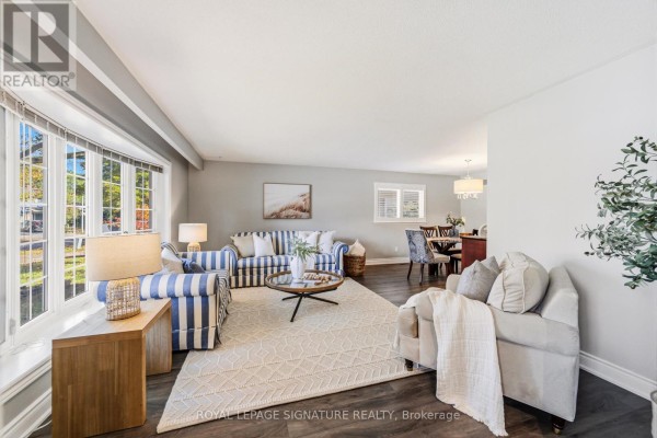 220 Chebucto Drive, Oakville, ON, photo 3