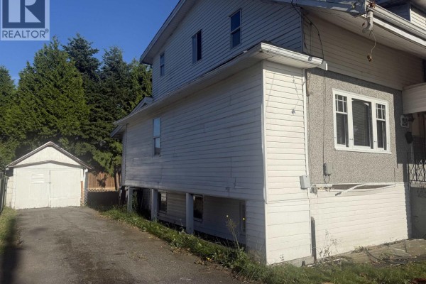 220 Devoy Street, New Westminster, BC, photo 2