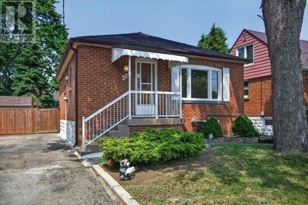 Bedroom - 220 East 13th Street, Hamilton, ON L9A3Z7 Photo 4