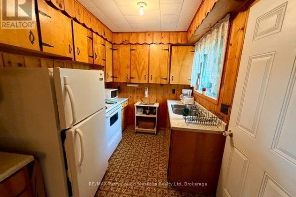 Bedroom - 220 East Whalley Lake Road E, Magnetawan, ON P0A1P0 Photo 4