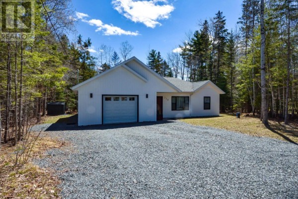 Living room - 220 Feeners Corner Road, West Northfield, NS B4V5E3 Photo 2
