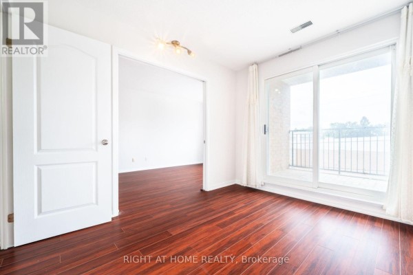 220 Grandview Way, Toronto, ON, photo 3