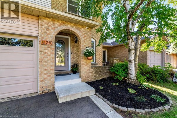 4pc Bathroom - 220 Harvest Drive, Milton, ON L9T4T3 Photo 5