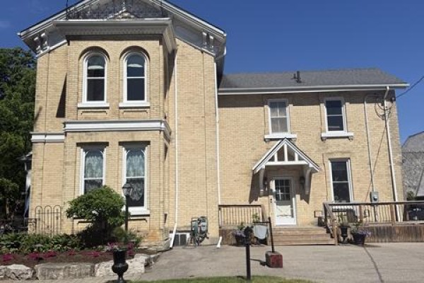 220 Hibernia Street, Stratford, ON N5A5V5 Photo 3