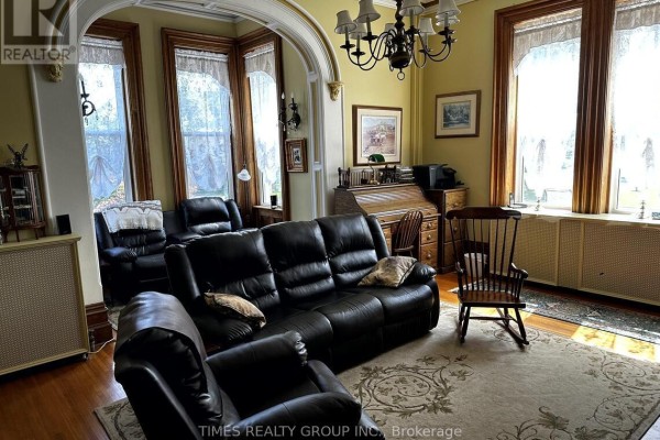220 Hibernia Street, Stratford, ON N5A5V5 Photo 5