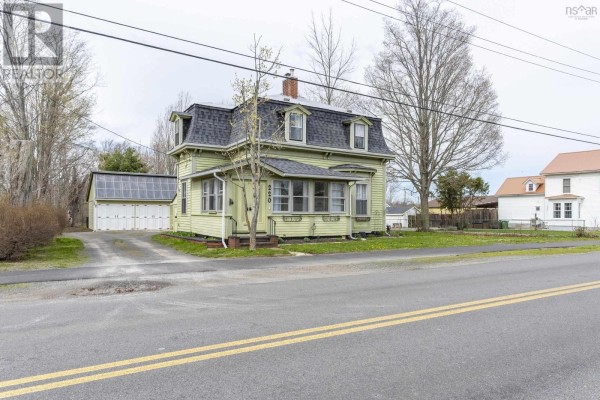 Foyer - 220 Main Street, Berwick, NS B0P1E0 Photo 2