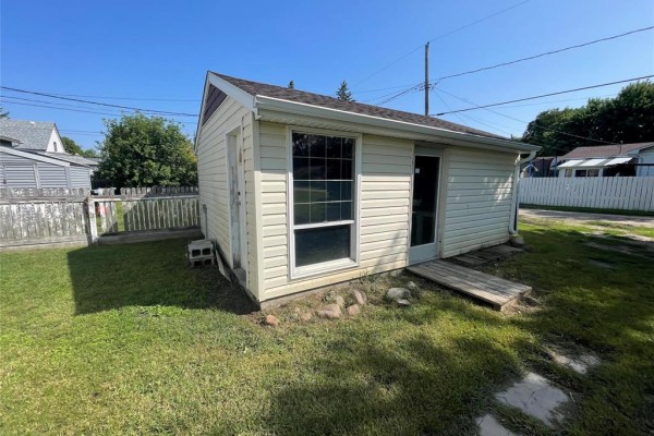 220 Ottawa Street, Carberry, MB R0K0H0 Photo 5
