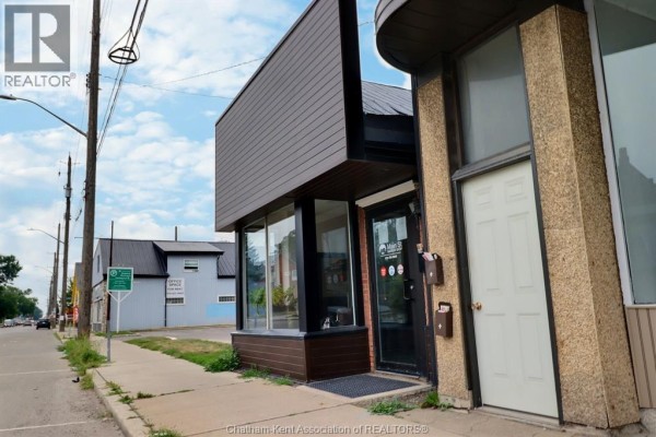 220 Queen Street, Chatham, ON N7M2H1 Photo 2