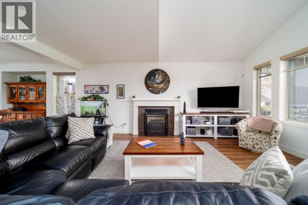 Den - 220 Terrace Hill Place, Kelowna, BC V1V2T1 Photo 4