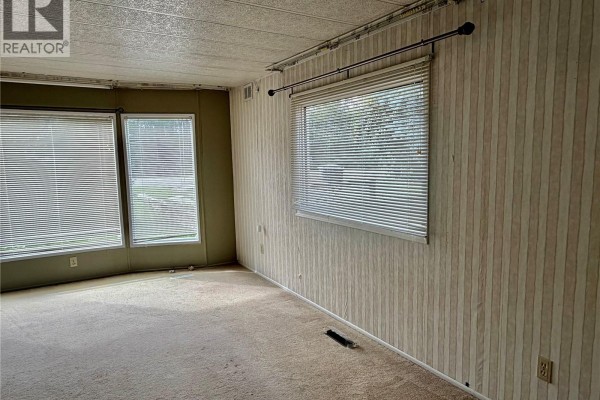 Living room - 220 Wright Road, Moosomin, SK S0G3N0 Photo 4