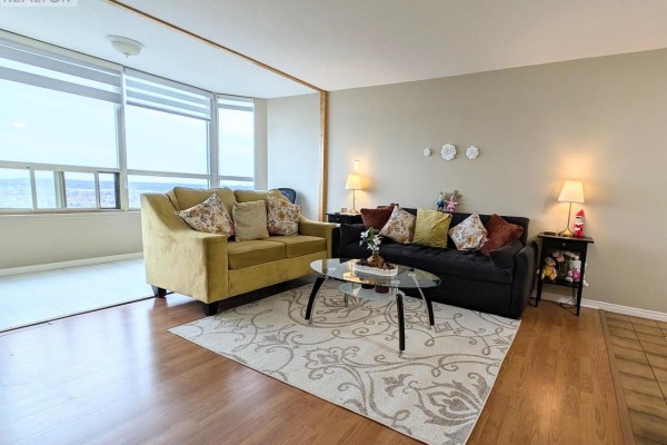 2201 - 400 Webb Drive, Mississauga, ON, photo 2