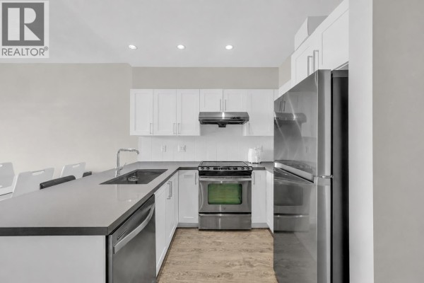 2201 963 Charland Avenue, Coquitlam, BC V3K0E2 Photo 5