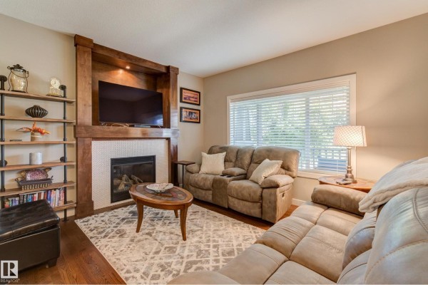 Primary Bedroom - 22015 97 Av Nw, Edmonton, AB T5T4H6 Photo 5