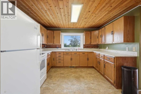 Primary Bedroom - 22027 Township Road 423, Rural Ponoka County, AB T0C2J0 Photo 5