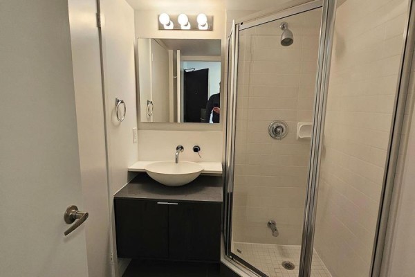 Bedroom 2 - 2203 - 15 Fort York Boulevard, Toronto, ON M5V3Y4 Photo 5