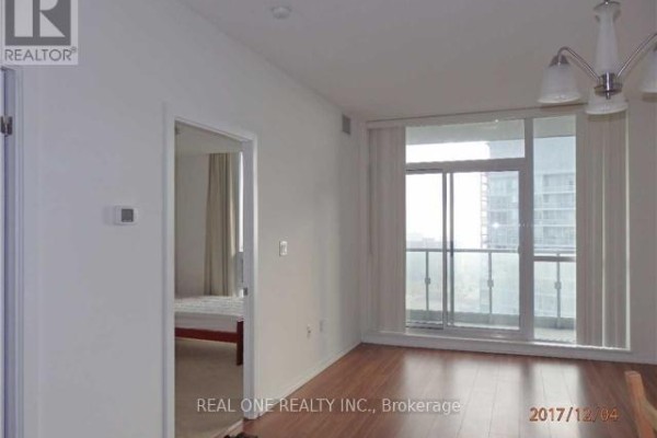 Kitchen - 2203 - 70 Forest Manor Road, Toronto, ON M2J0A9 Photo 3