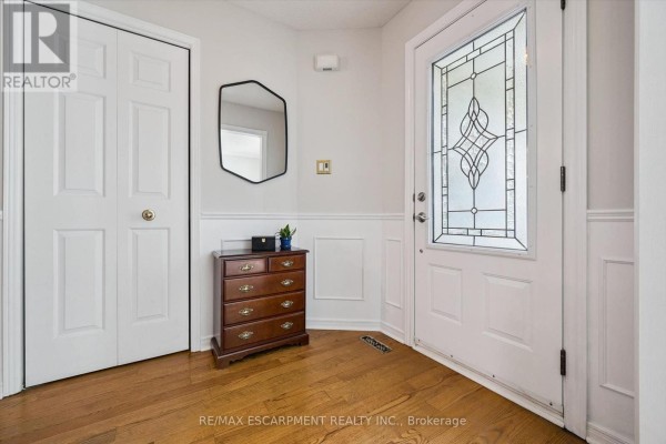 Dining room - 2203 Robin Drive, Mississauga, ON L5K2L5 Photo 4
