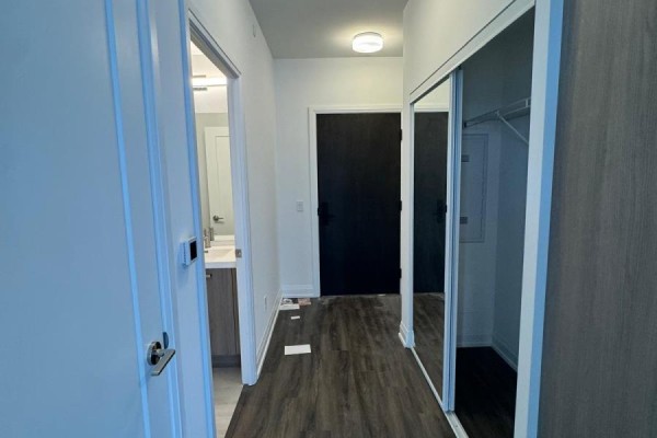Living room - 2204 - 20 Soudan Avenue, Toronto, ON M4S0E2 Photo 2