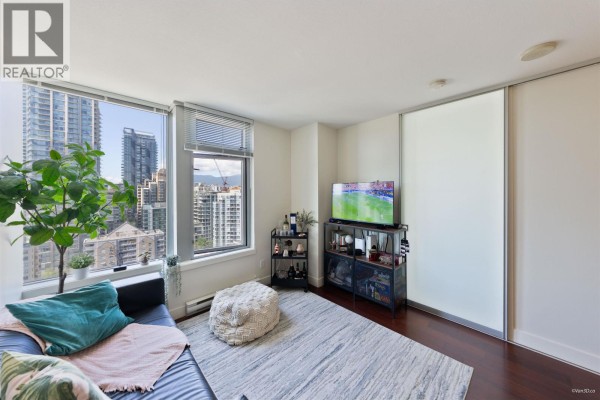 2204 1255 Seymour Street, Vancouver, BC V6B0H1 Photo 4