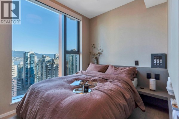2204 1482 Robson Street, Vancouver, BC V6G0E4 Photo 3