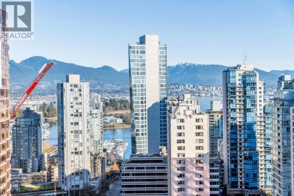 2204 1482 Robson Street, Vancouver, BC V6G0E4 Photo 4