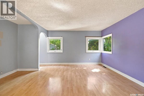 Bedroom - 2204 Lorne Avenue, Saskatoon, SK S7J0R9 Photo 3