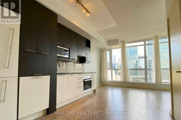 Kitchen - 2205 - 199 Richmond Street W, Toronto, ON M5V0H4 Photo 3