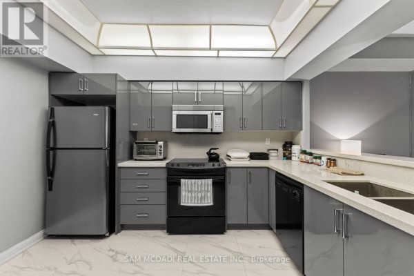 2205 - 24 Hanover Road, Brampton, ON, photo 3