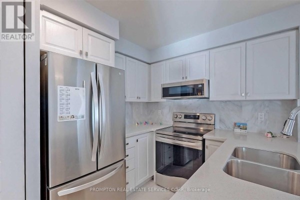 2205 - 7 Lorraine Drive, Toronto, ON M2N7H2 Photo 2