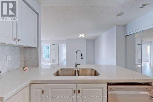 2205 - 7 Lorraine Drive, Toronto, ON M2N7H2 Photo 3
